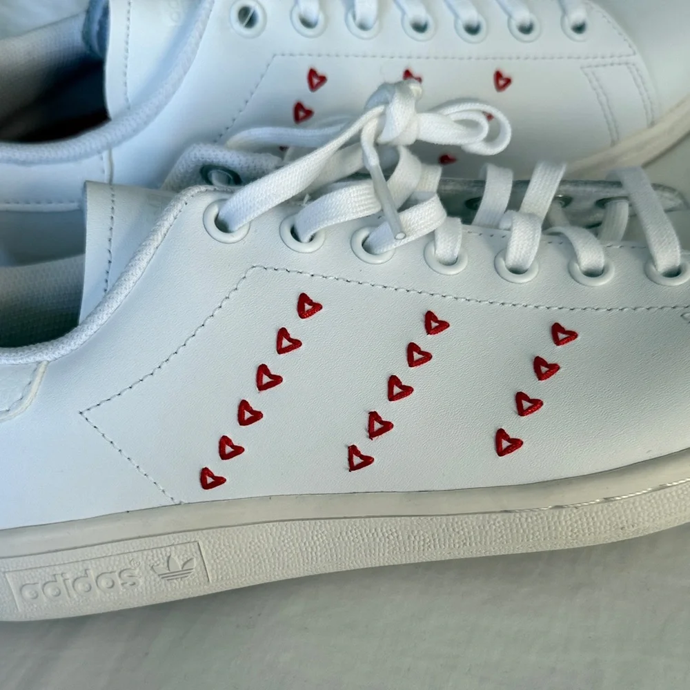 Stan smith with Red Heart Accents - Picture 7 of 7